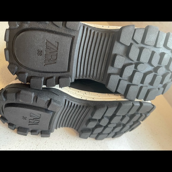 Boys fall boots - brand new with tags! - Picture 4 of 4